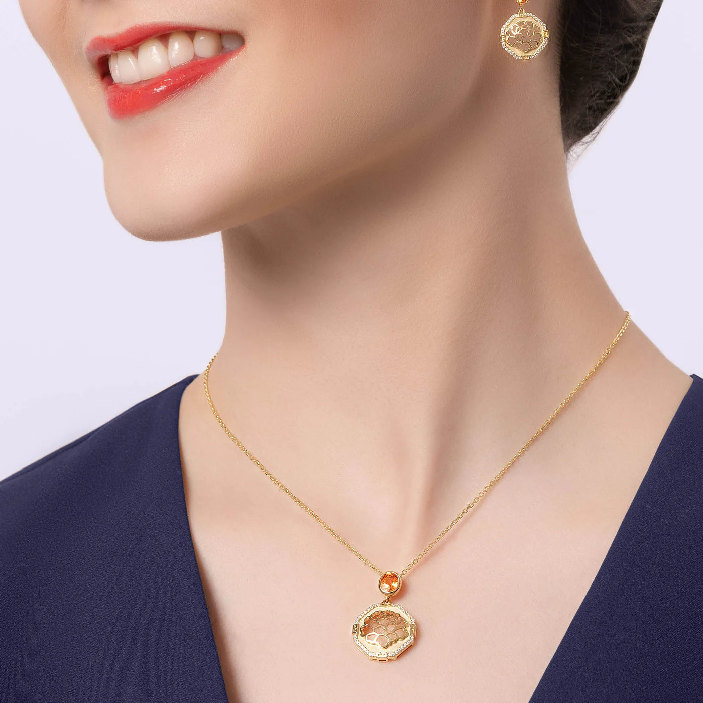 The Tang Elegance Necklace 18kt Yellow Gold with Spessartite Garnet