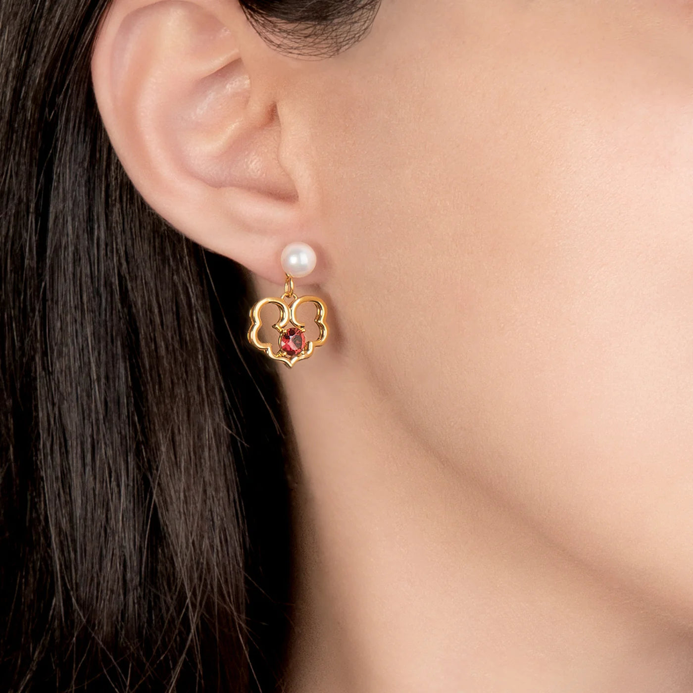 The Timeless Blessings Earrings  18kt Yellow Gold with Spessartite Garnet